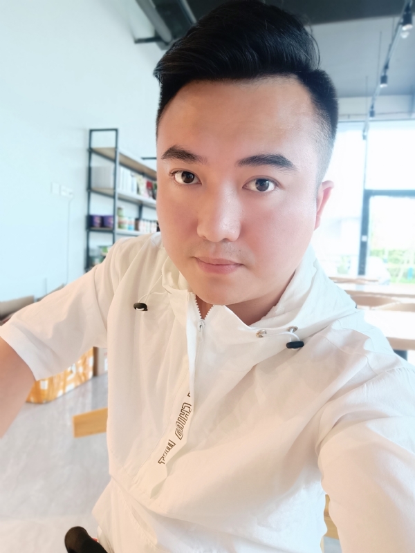 王先生的第一张照片--周宁闪婚服务中心